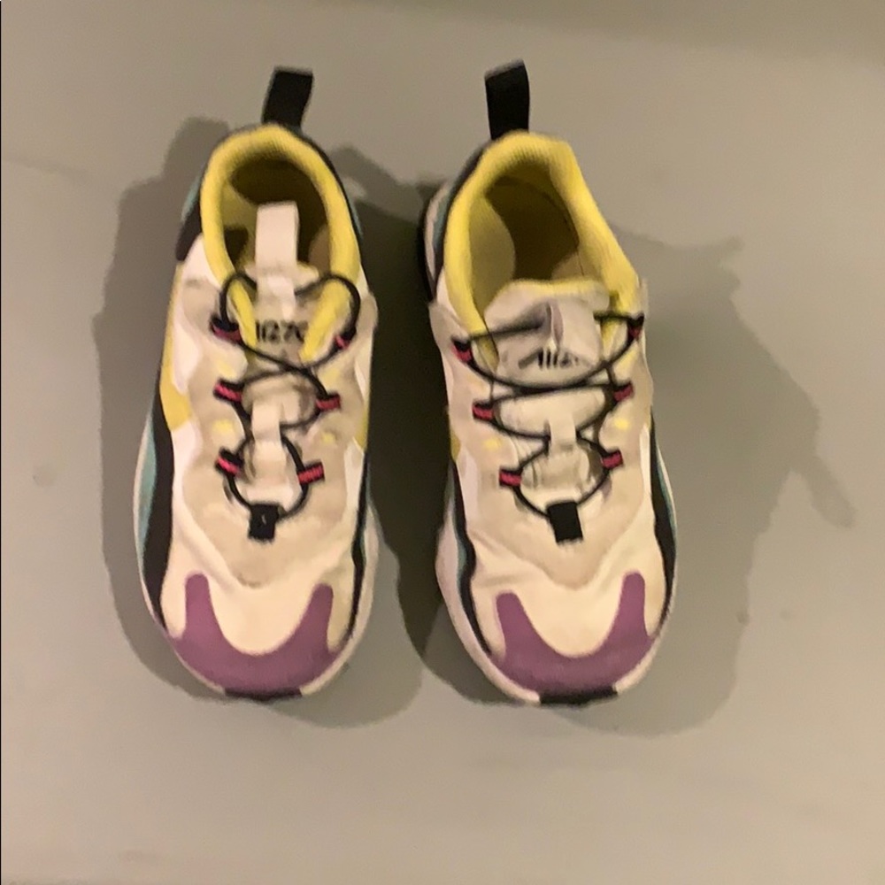 Girl sneakers Air270